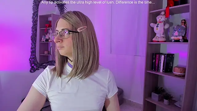 KimberlyJohnsoon online show from 11-30-25, 04:30