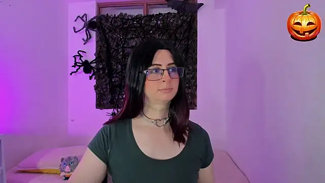 KimberlyJohnsoon online show from 10-17-25, 03:14