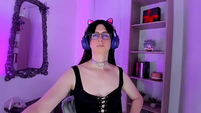 KimberlyJohnsoon online show from 11-13-25, 03:49