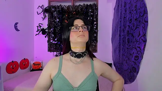 KimberlyJohnsoon online show from 10-22-25, 03:33