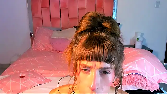 the queen aleja online show from 10-27-25, 12:39