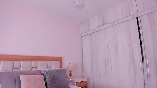 Snapshot of mia_hank chatting on 10-25-25, 11:42 mia hank online show from 10-25-25, 11:42