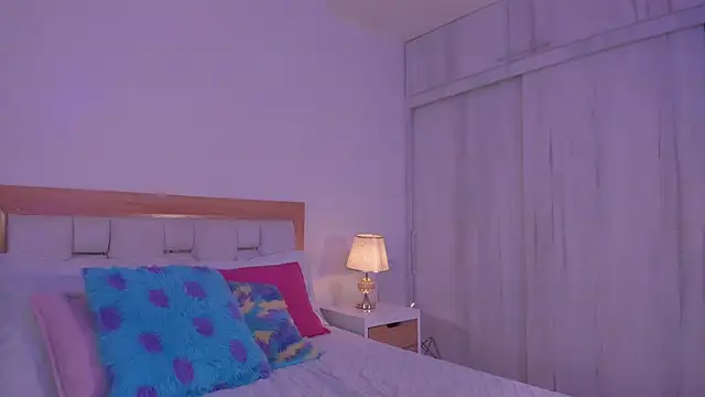 Snapshot of mia_hank chatting on 12-02-25, 11:45 mia hank online show from 12-02-25, 11:45