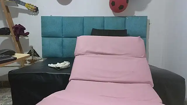chirlleyy online show from 06-26-26, 01:17