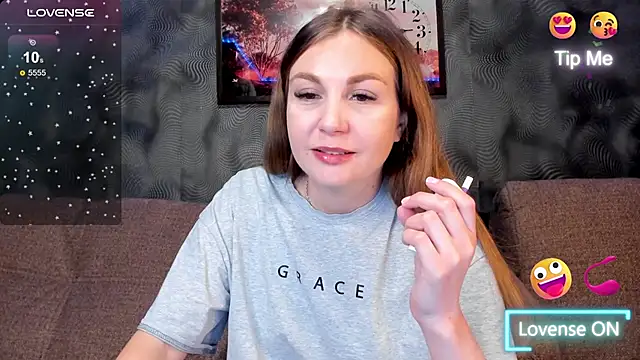 CassieMils online show from 11-04-25, 10:52