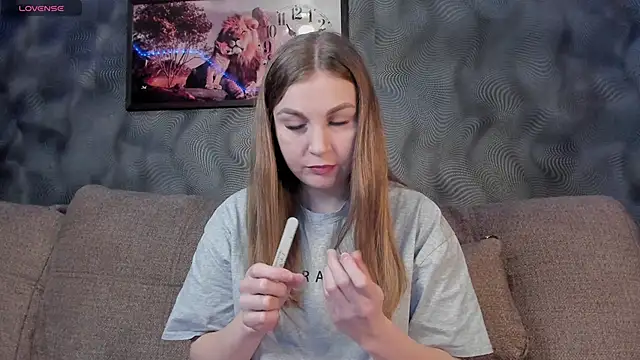 Snapshot of CassieMils chatting on 02-12-25, 08:16 CassieMils online show from 02-12-25, 08:16