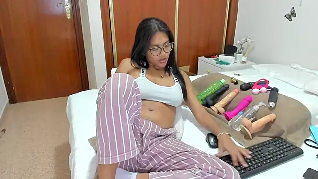 Honney sugar19 online show from 11-23-25, 02:38