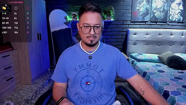 DaviidEvans  online show from 04-09-26, 07:03