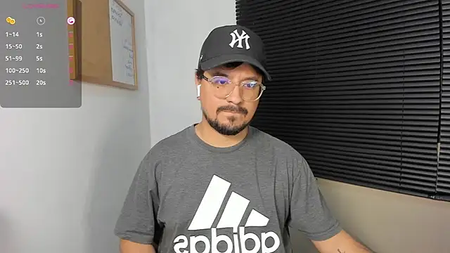 Snapshot of DaviidEvans_ chatting on 12-10-24, 06:44 DaviidEvans online show from 12-10-24, 06:44