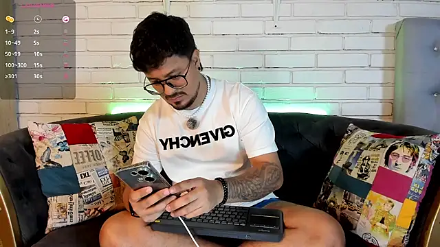 DaviidEvans  online show from 11-28-25, 02:28