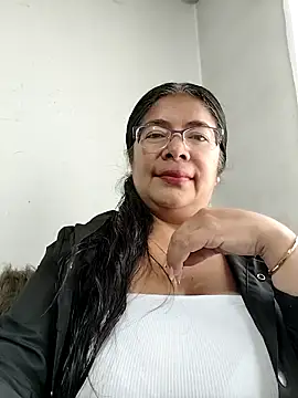 Snapshot of __valentina18 chatting on 10-27-25, 01:01   valentina18 online show from 10-27-25, 01:01