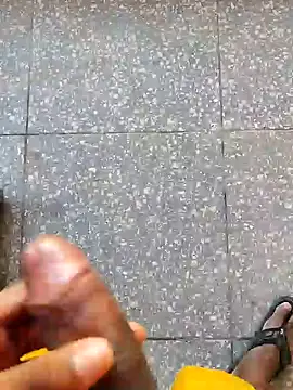 Snapshot of Arthu2r chatting on 01-17-25, 01:35 Arthu2r online show from 01-17-25, 01:35