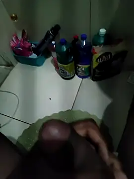 Snapshot of Arthu2r chatting on 10-17-25, 09:16 Arthu2r online show from 10-17-25, 09:16