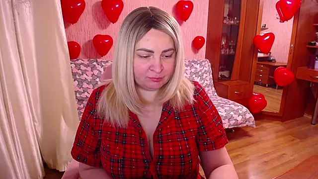 Snapshot of -MeowMeow chatting on 02-17-26, 01:41 -MeowMeow online show from 02-17-26, 01:41