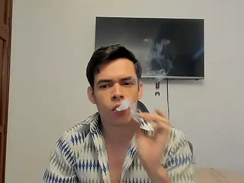 Snapshot of Lucian_Gomez_ chatting on 10-16-25, 07:11 Lucian Gomez  online show from 10-16-25, 07:11