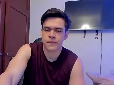 Snapshot of Lucian_Gomez_ chatting on 10-04-25, 01:56 Lucian Gomez  online show from 10-04-25, 01:56