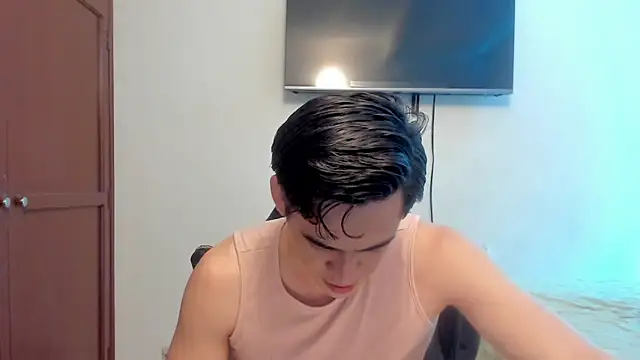 Snapshot of Lucian_Gomez_ chatting on 10-22-25, 01:49 Lucian Gomez  online show from 10-22-25, 01:49