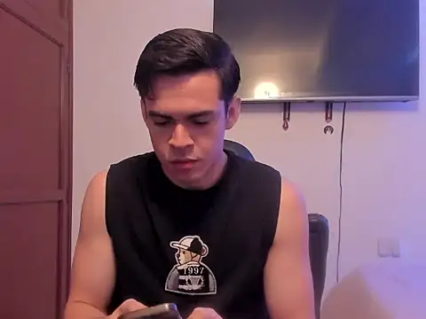 Snapshot of Lucian_Gomez_ chatting on 10-13-25, 06:42 Lucian Gomez  online show from 10-13-25, 06:42