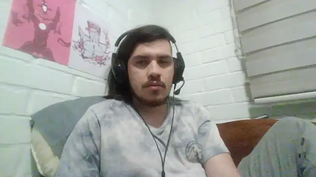 Snapshot of hung_weeb chatting on 10-28-25, 02:23 hung weeb online show from 10-28-25, 02:23