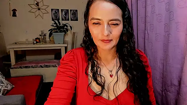 Snapshot of emma_luxy chatting on 04-12-26, 11:08 emma luxy online show from 04-12-26, 11:08