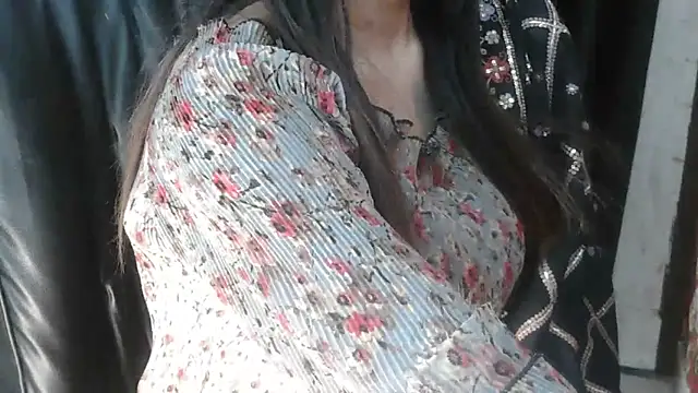 Snapshot of JannatDoll1 chatting on 02-24-25, 04:15 JannatDoll1 online show from 02-24-25, 04:15