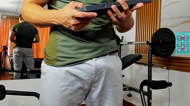 ChoreyTaiylor online show from 12-17-25, 02:55