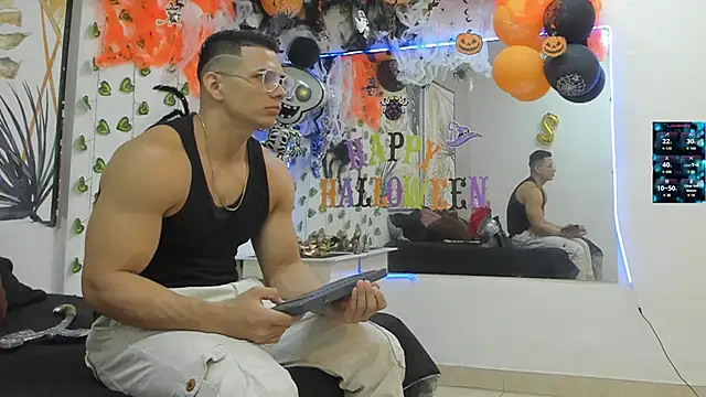 ChoreyTaiylor online show from 10-31-25, 01:08