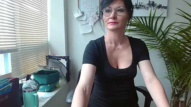 Snapshot of City_Kat chatting on 06-10-26, 02:07 City Kat online show from 06-10-26, 02:07