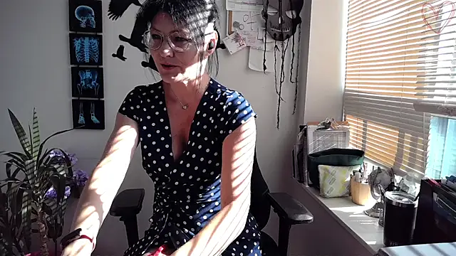 Snapshot of City_Kat chatting on 10-06-25, 02:29 City Kat online show from 10-06-25, 02:29