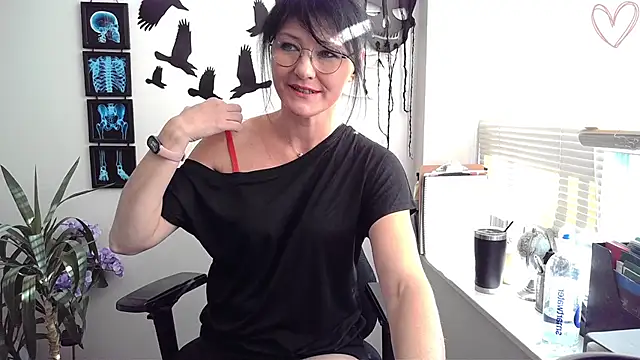Snapshot of City_Kat chatting on 10-14-25, 02:39 City Kat online show from 10-14-25, 02:39