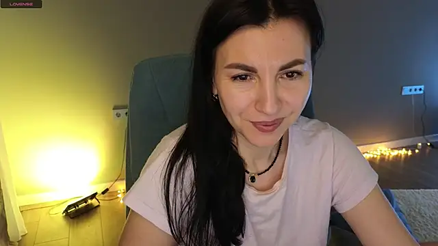 Snapshot of Mary_love16 chatting on 02-13-25, 12:43 Mary love16 online show from 02-13-25, 12:43