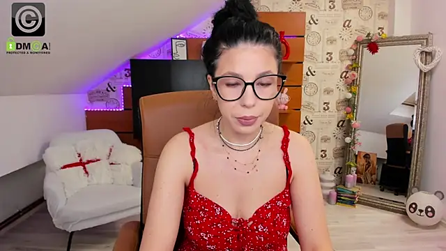 EmillyTaylor online show from 01-14-26, 04:49