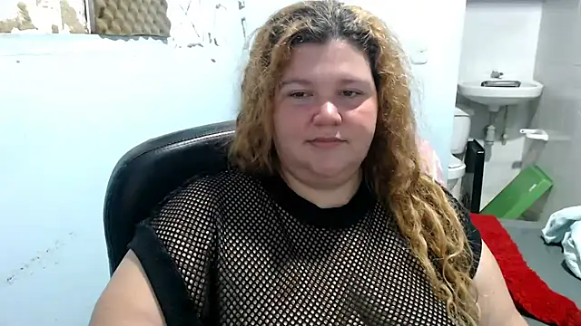 Snapshot of squirt322bbw chatting on 05-08-26, 02:21 squirt322bbw online show from 05-08-26, 02:21