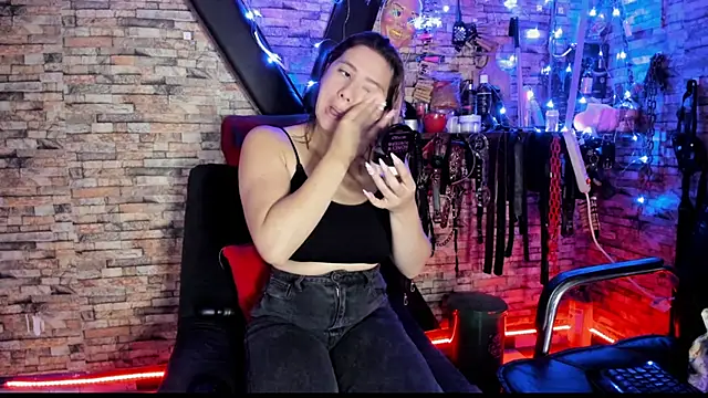 Snapshot of Liltildeman_moon chatting on 02-21-26, 04:09 Liltildeman moon online show from 02-21-26, 04:09