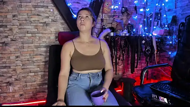 Snapshot of Liltildeman_moon chatting on 02-18-26, 11:45 Liltildeman moon online show from 02-18-26, 11:45