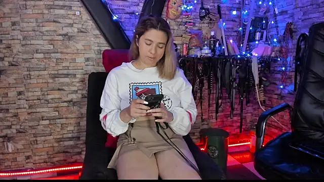 Snapshot of Liltildeman_moon chatting on 02-17-26, 09:23 Liltildeman moon online show from 02-17-26, 09:23