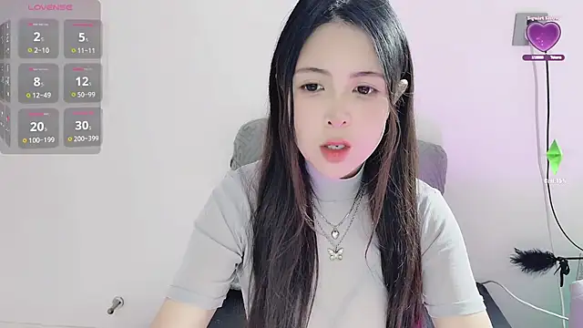 candy-yiyi online show from 12-18-25, 12:05