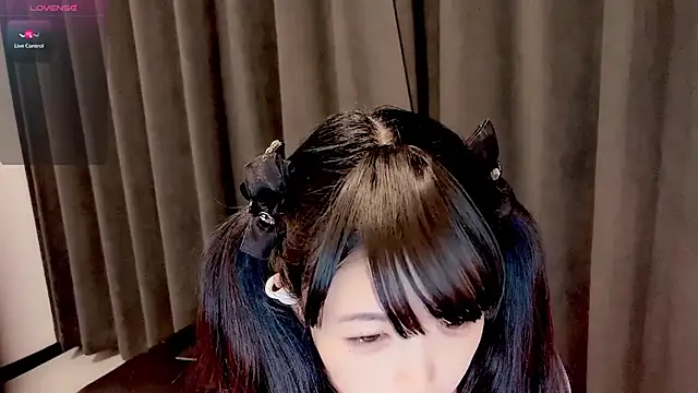 candy-yiyi online show from 05-28-26, 01:13