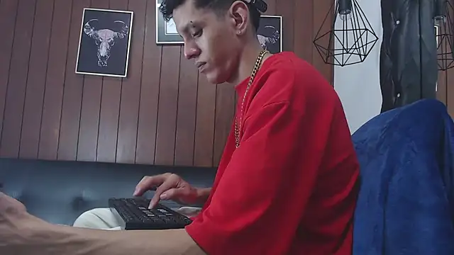 Snapshot of GaboReyes chatting on 02-19-25, 05:49 GaboReyes online show from 02-19-25, 05:49