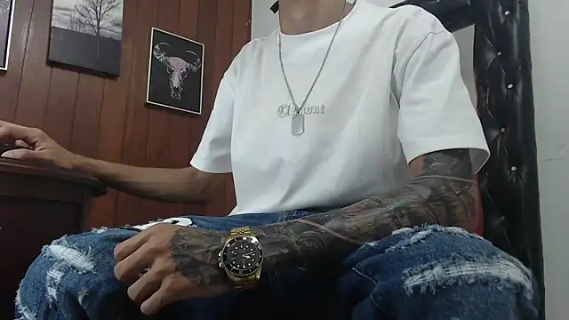 Snapshot of GaboReyes chatting on 09-10-25, 03:27 GaboReyes online show from 09-10-25, 03:27