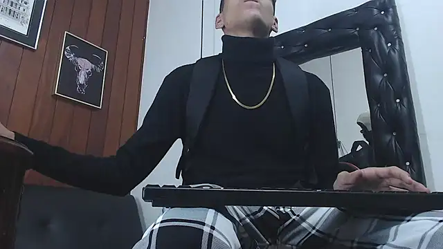 Snapshot of GaboReyes chatting on 01-28-25, 03:15 GaboReyes online show from 01-28-25, 03:15