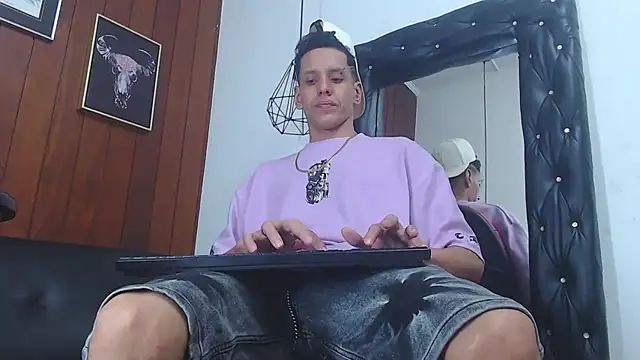 Snapshot of GaboReyes chatting on 02-02-25, 05:53 GaboReyes online show from 02-02-25, 05:53