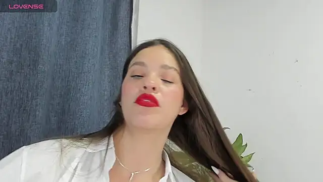 Snapshot of zoe69x chatting on 03-18-25, 12:51 zoe69x online show from 03-18-25, 12:51