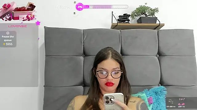 Snapshot of zoe69x chatting on 01-22-25, 05:05 zoe69x online show from 01-22-25, 05:05