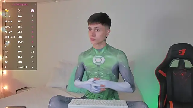 Snapshot of DustinLevine chatting on 02-04-25, 02:39 DustinLevine online show from 02-04-25, 02:39