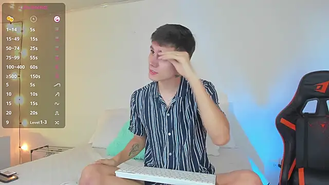 Snapshot of DustinLevine chatting on 02-12-25, 12:33 DustinLevine online show from 02-12-25, 12:33