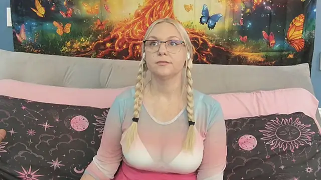 Snapshot of SaraBearXo chatting on 09-21-25, 01:38 SaraBearXo online show from 09-21-25, 01:38