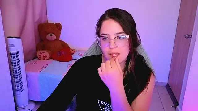  alicia z online show from 04-16-26, 09:39