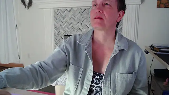 AuroraWillows online show from 02-20-26, 04:42