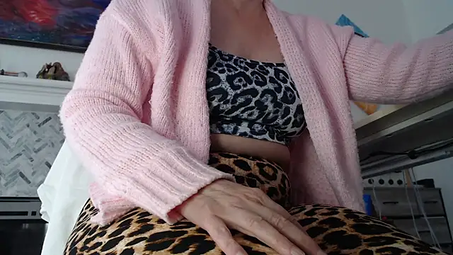 AuroraWillows online show from 02-21-26, 05:59